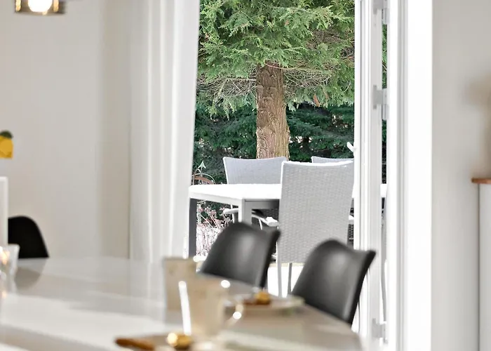 3 Bedroom Stunning In *